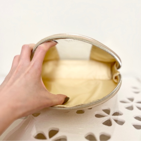 CLÉ DE PEAU BEAUTÉ MOON MAKEUP TRAVEL POUCH - Picture 2 of 2